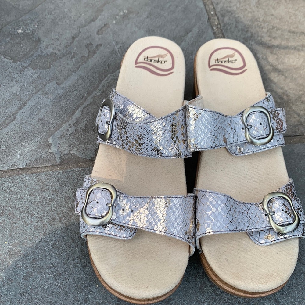Dansko Sophie clog sandals size 39,  fits US size 8 and 8.5.